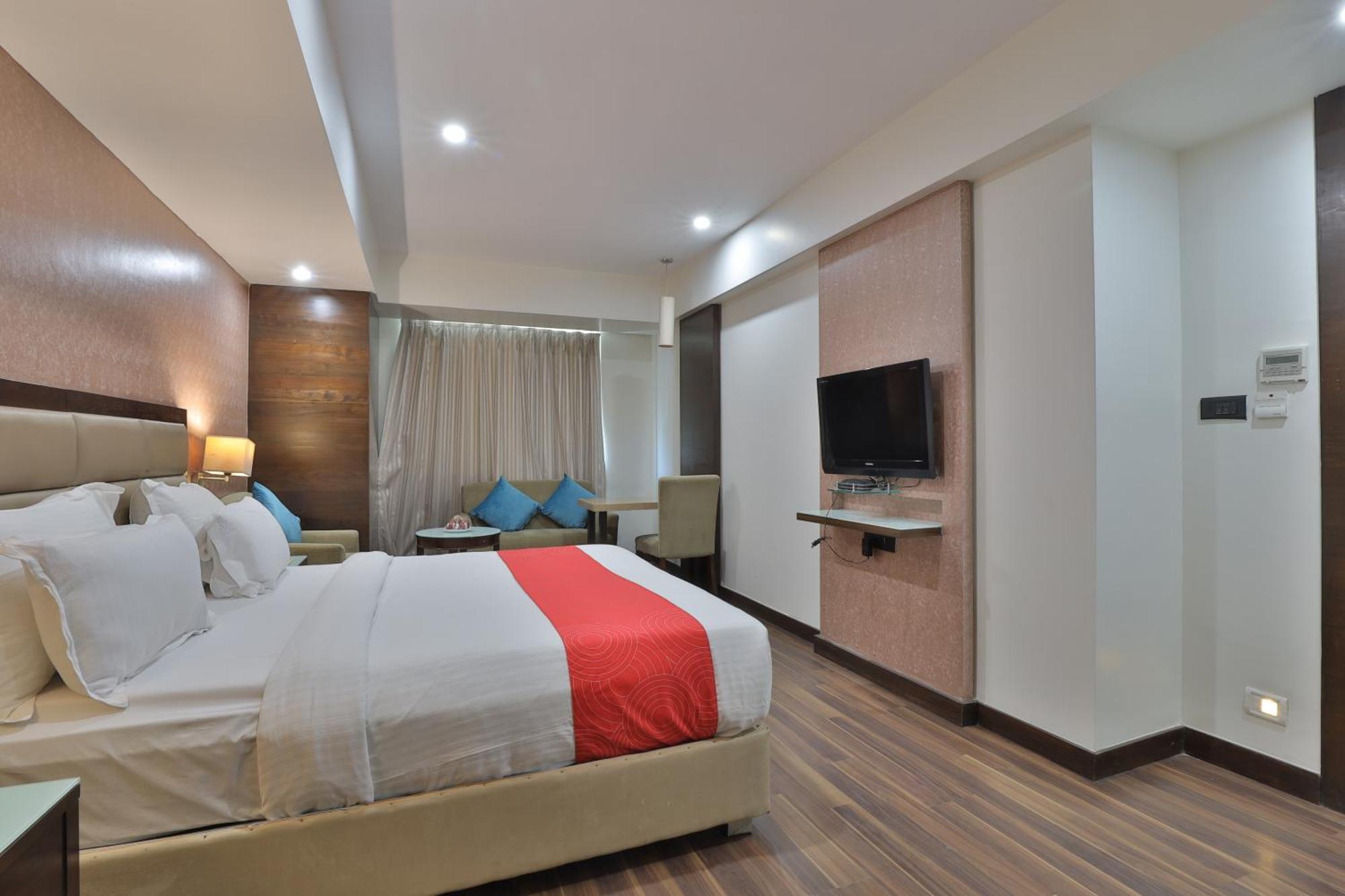 Krios Hotel - Near Sg Highway, Ahmedabad Exterior foto